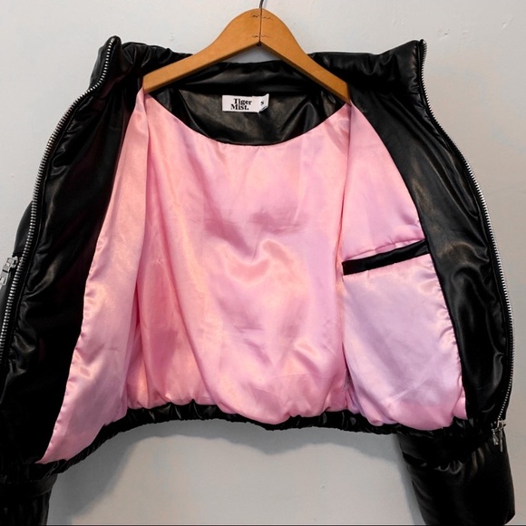 *SOLD* Cropped Black Puffer Jacket - Picture 7 of 8